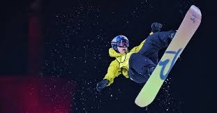 [国足]万项禁区拼抢造点 虚晃右脚爆射入网