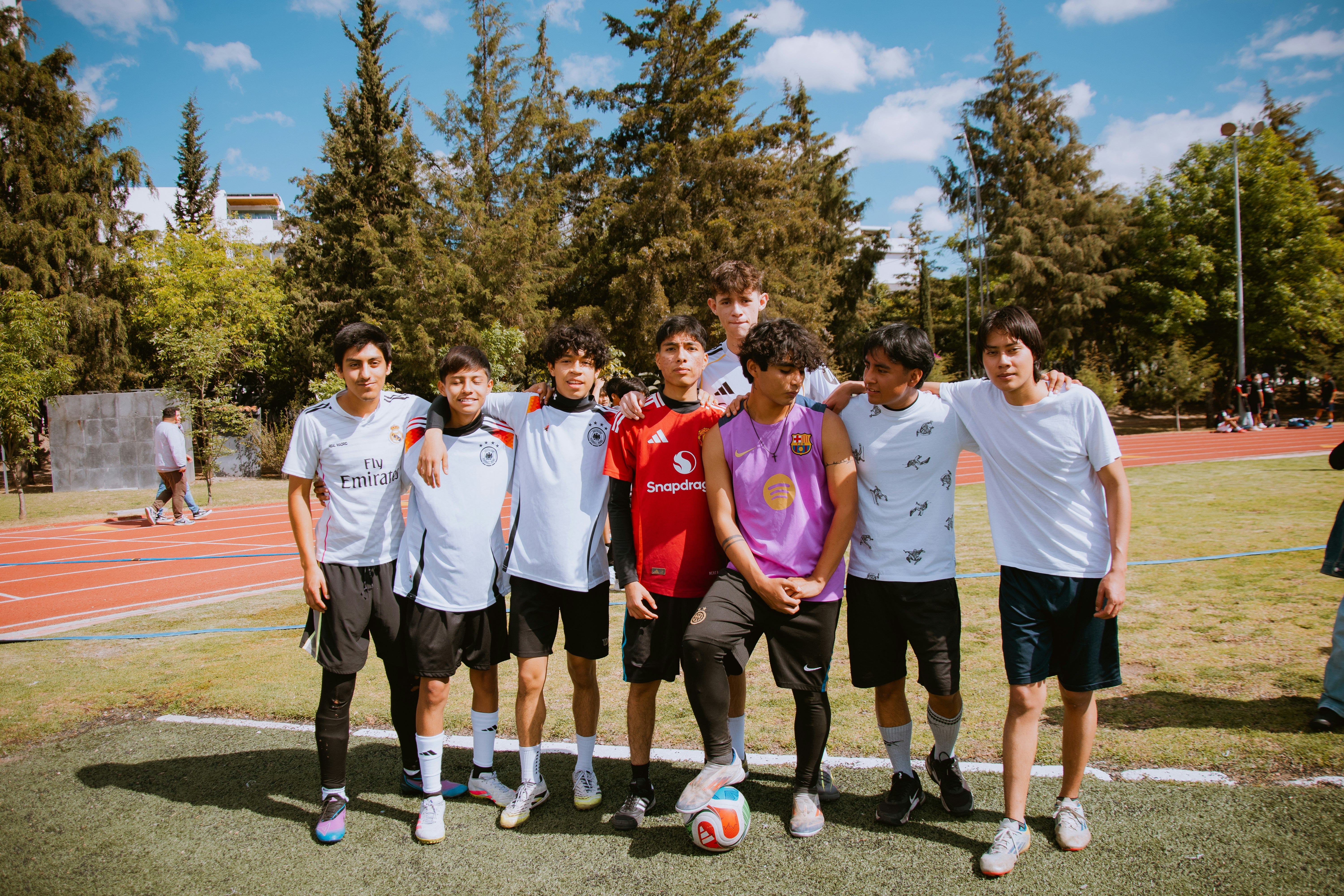 半场战报：斯洛伐克0-0北爱尔兰，双方破门乏术